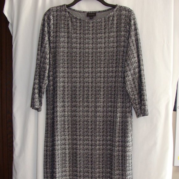 J.JILL Black & Gray 3/4 Sleeve "WEAREVER" Stretch Knit DRESS Sz MEDIUM - Picture 1 of 8